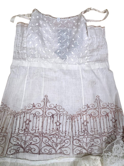 Gated Love Vintage Lacy Dress -