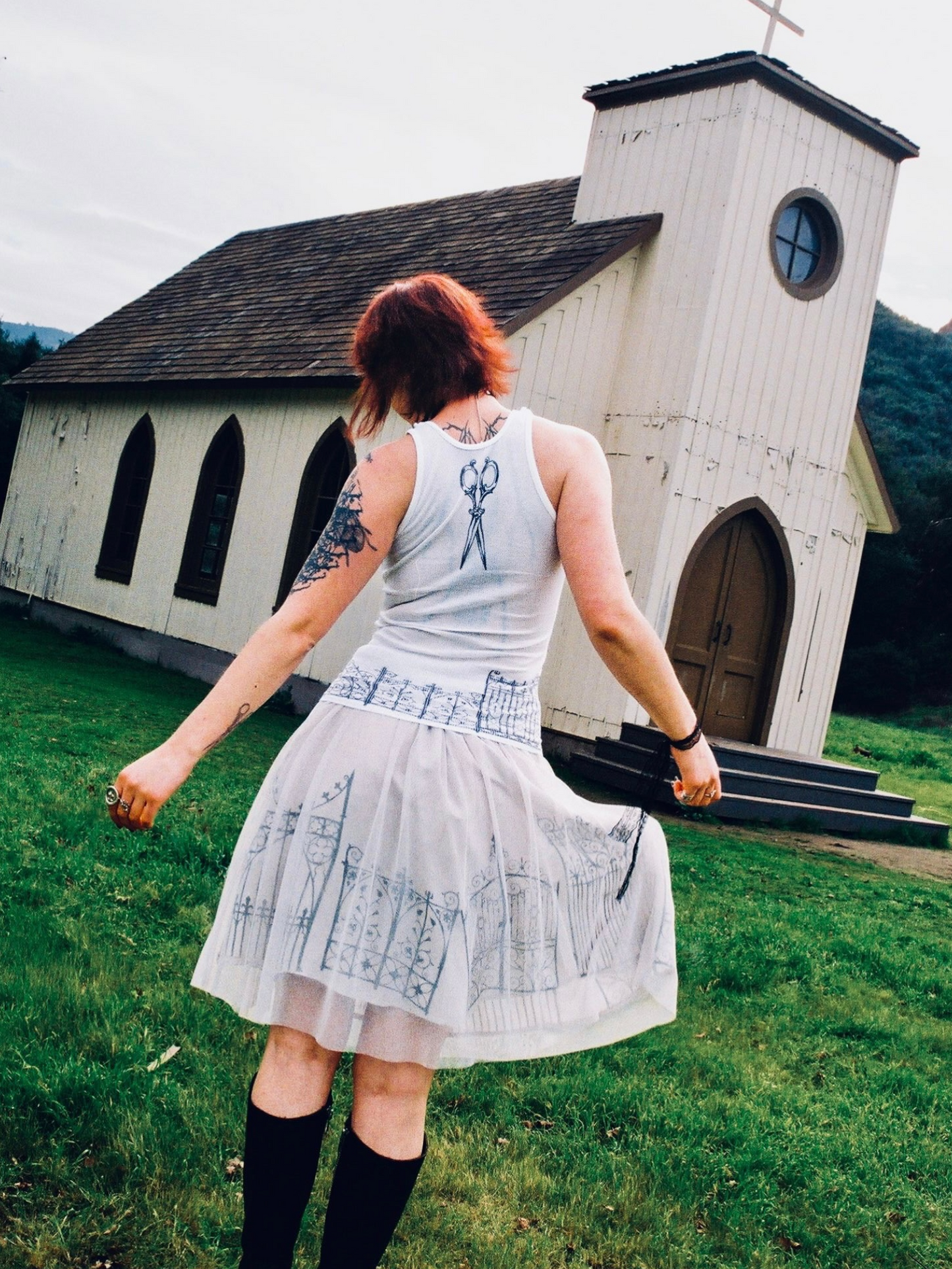 Gated Visions Grey Tulle Skirt - M